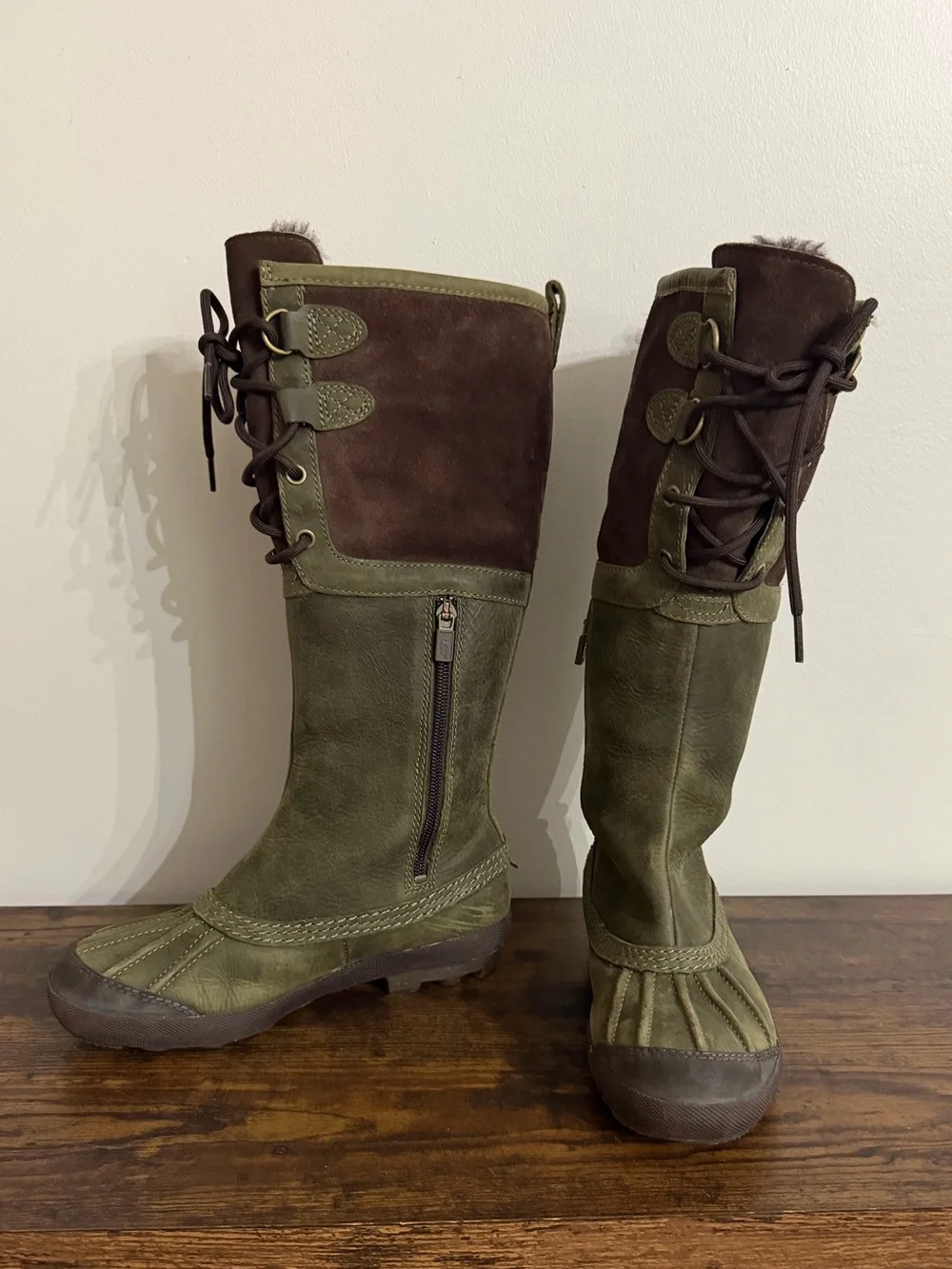 UGG Belcloud Tall Duck Boots Olive Green size 5